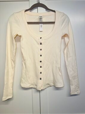 PINK Victoria's Secret Cream Ribbed Snap-Front Long Sleeve Top